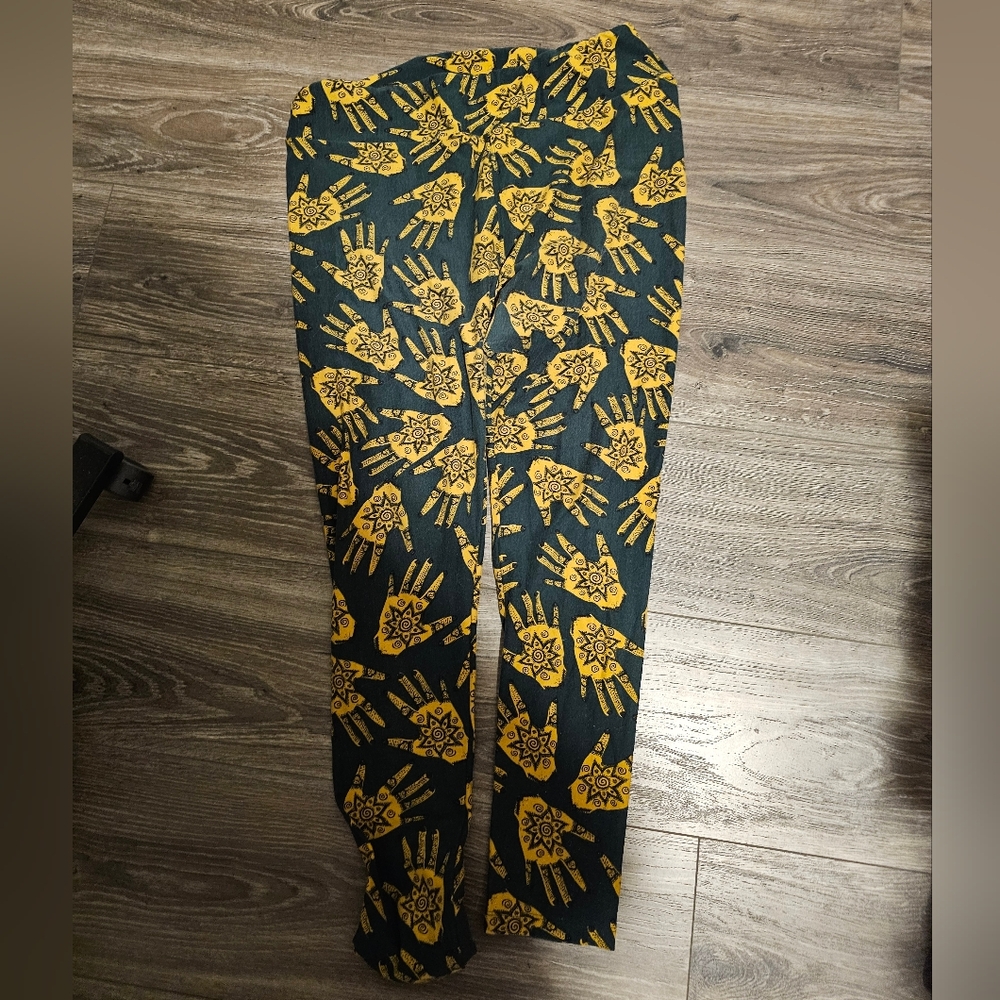 T/C LuLaRoe Black and Yellow Patterned Leggings